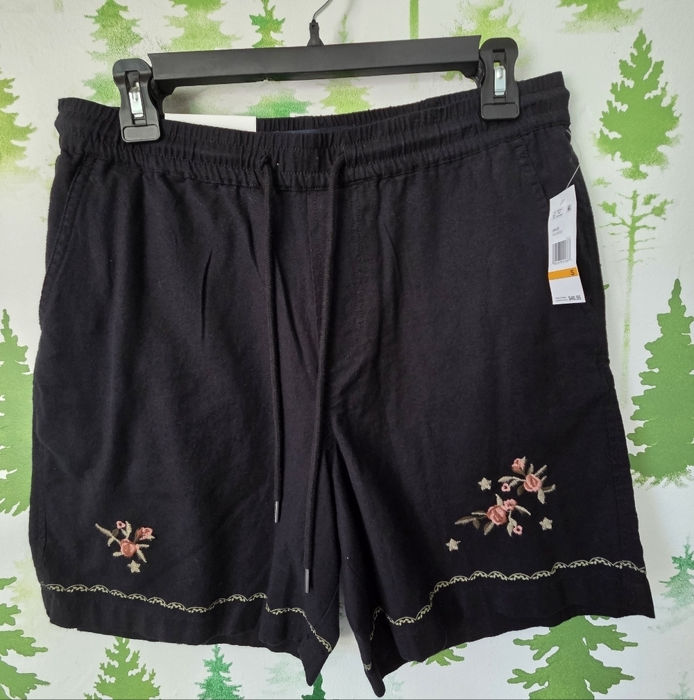 Aeropostale Black Floral Embroidered Flat Front Shorts